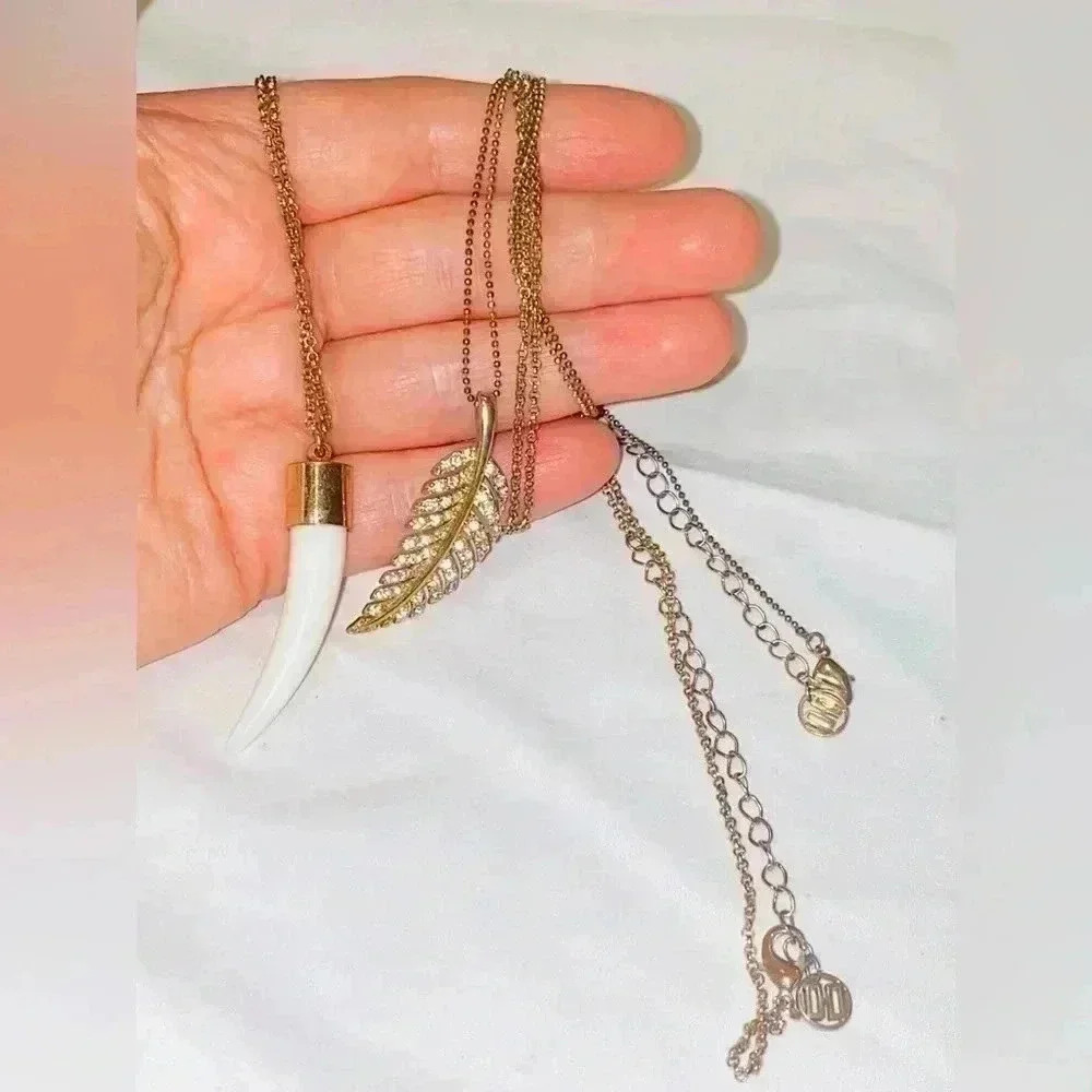 2 ✨chokers for  1 price ✨